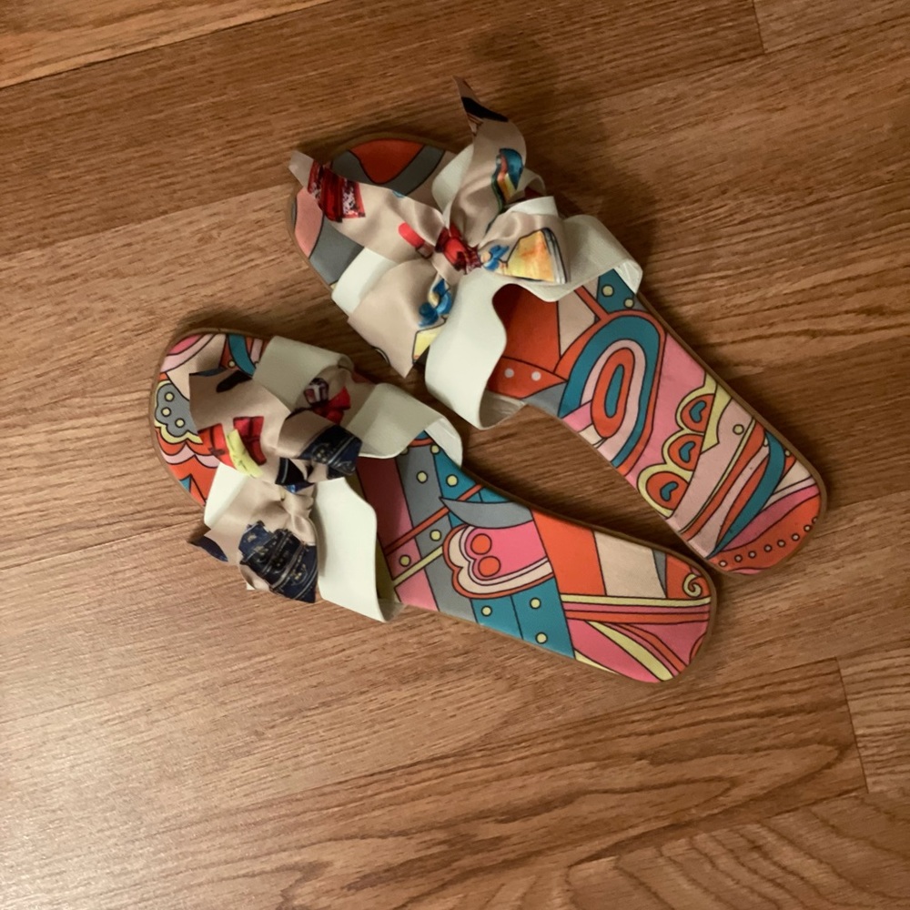 Colorful bowtie sandal